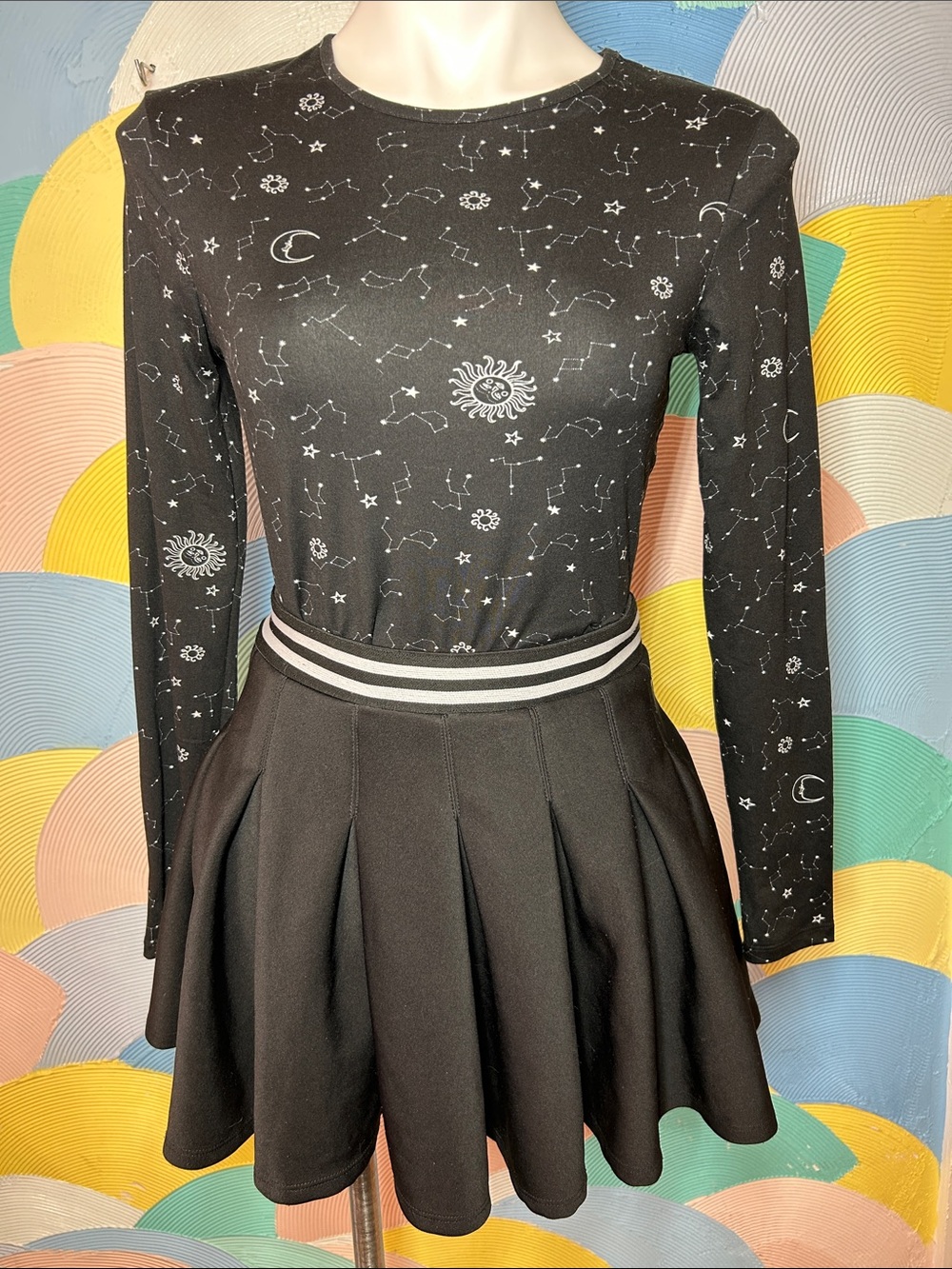 Dolls Kill Women’s Black Pleated Skater Skirt with Stripe Waistband sz S/M